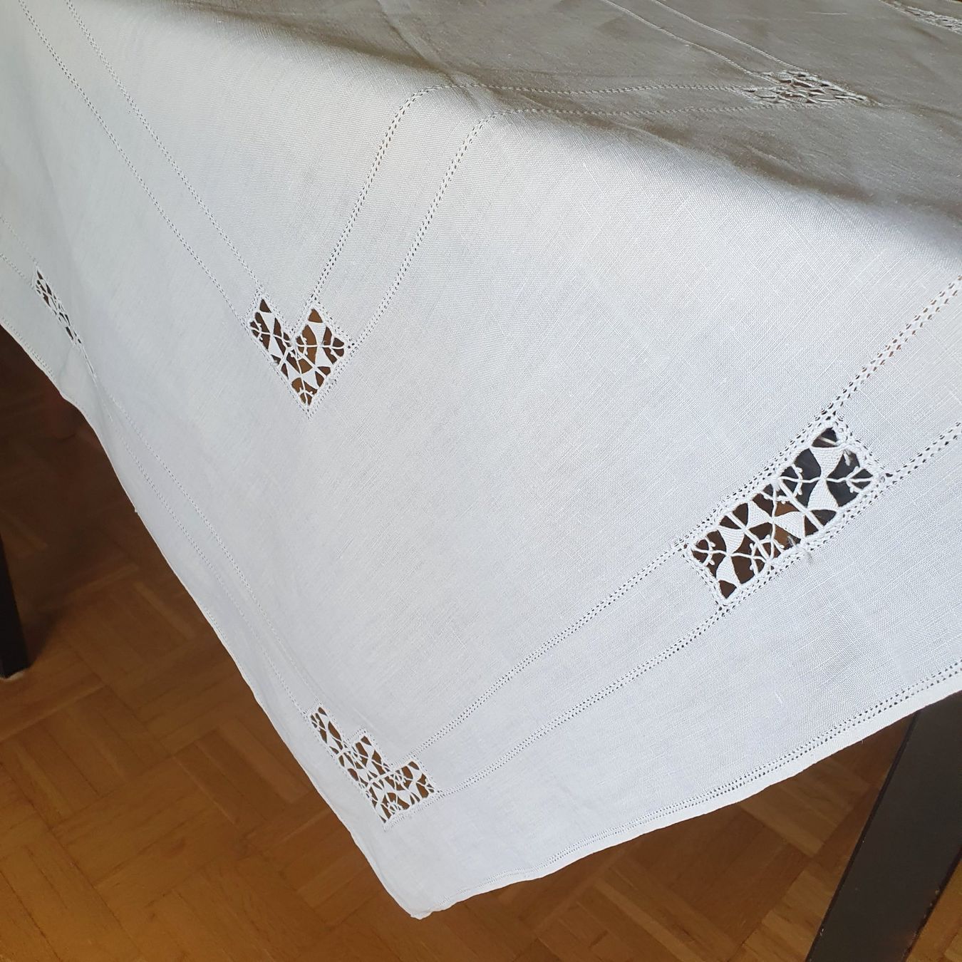 Sonstige Tischwäsche: Ancienne nappe carrée, 85 x 85 cm – Gebraucht aus Lausanne von venise001