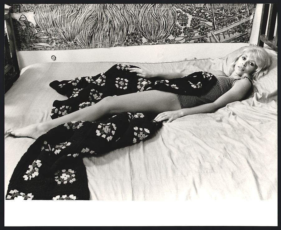Fotografie & Manifesti: Fotografie Schauspielerin Mireille Darc  – Usato da Berlin venduto da bartko-reher