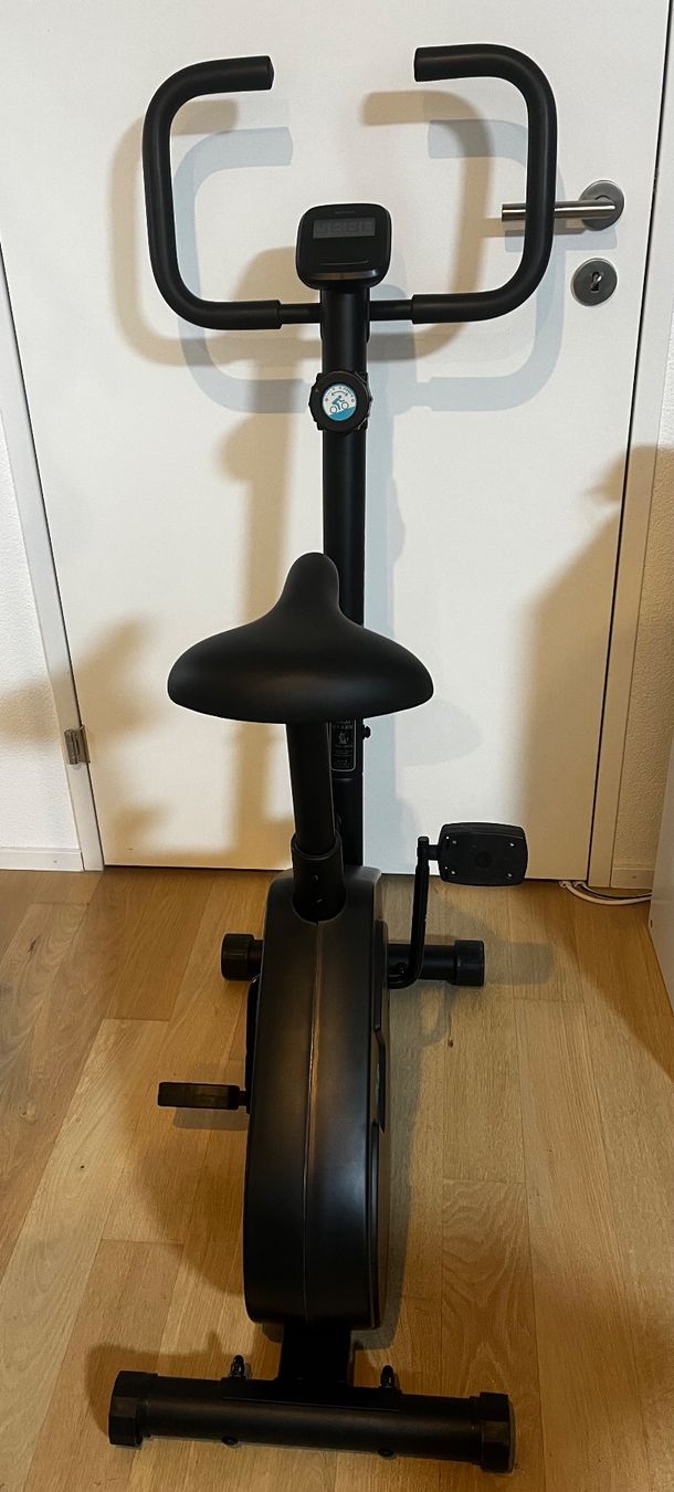 Decathlon Hometrainer: DOMYOS Essential Exercise Bike – Gebraucht aus Dübendorf von ser_bs9f 1