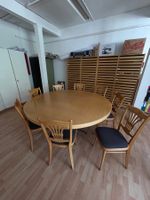 Runder ø180cm Massivholztisch mit 8 Stühlen