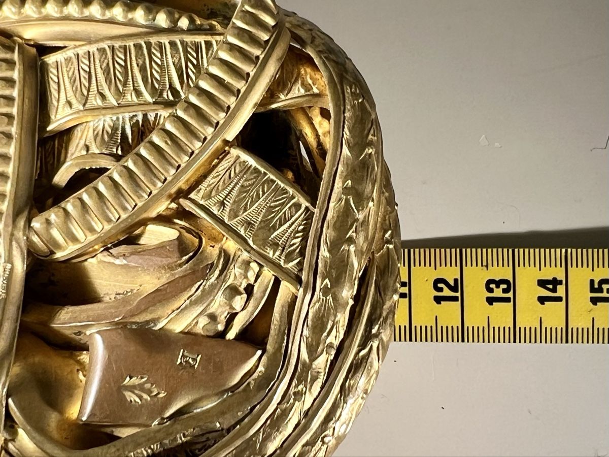 Tutte le decorazioni: Compression Anciens Cadres  Cuivre Doré  Signé Pascal – Usato da Genève venduto da DELIRBEADS 9