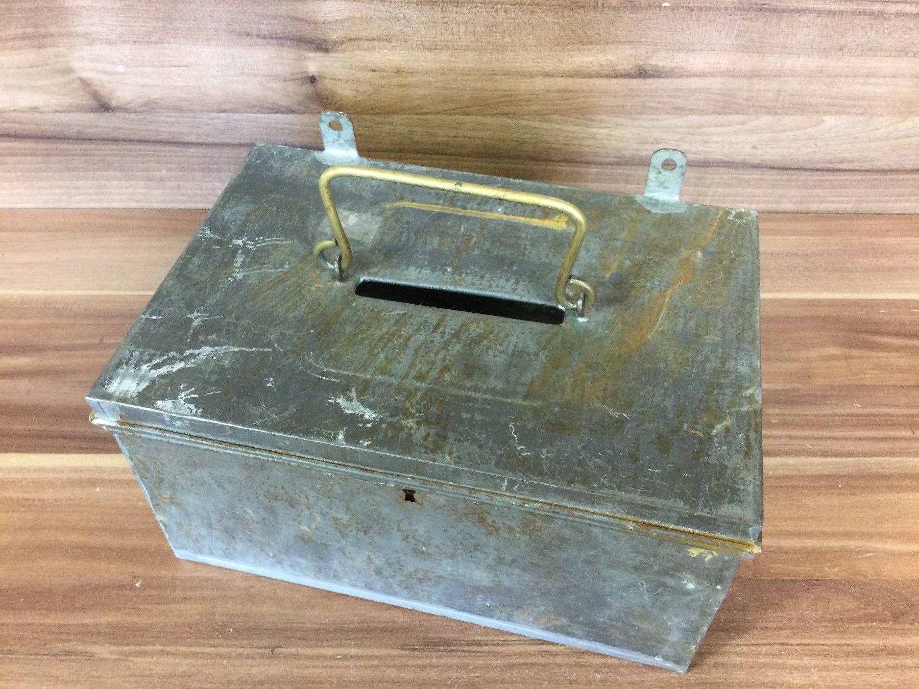 Attrezzi da lavoro: Antike Blech Wahlurne mit Messing Handgriff – Usato da Wangen SZ venduto da kuriosum12 1