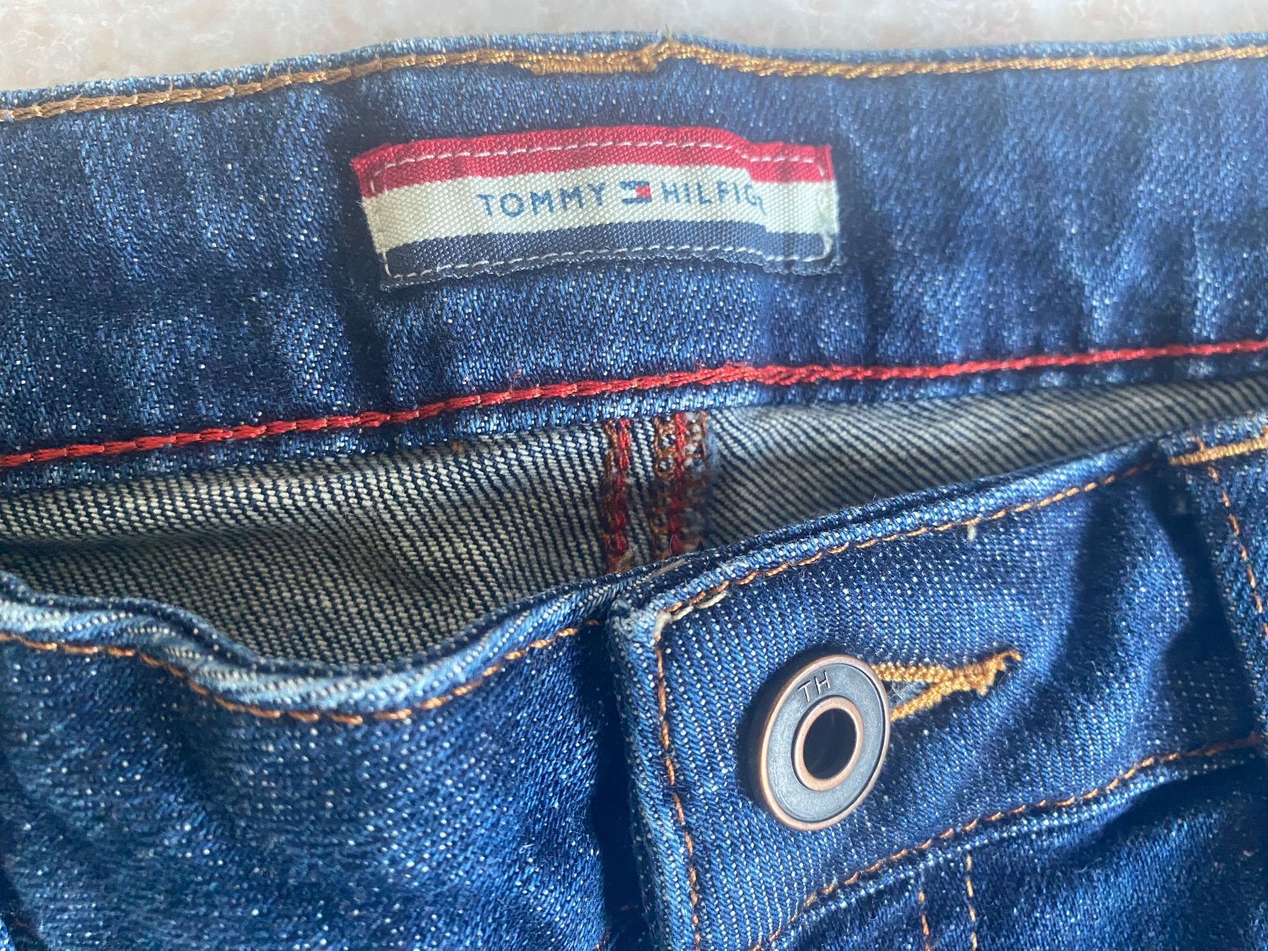 Tommy Hilfiger Jeans: TOMMY HILFIGER Denim Shorts – D'occasion à Besazio par lionheart63 1