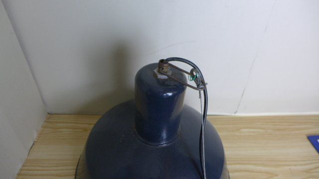 Lampes: Atike Fabriklampe mit grauem Emailschirm – D'occasion à Zürich par thn_gx89 3