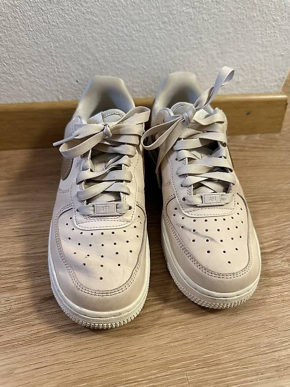 Scarpe da uomo: NIKE AIR FORCE 1 SNEAKERS – Usato da Winterthur venduto da fij_f65r 1