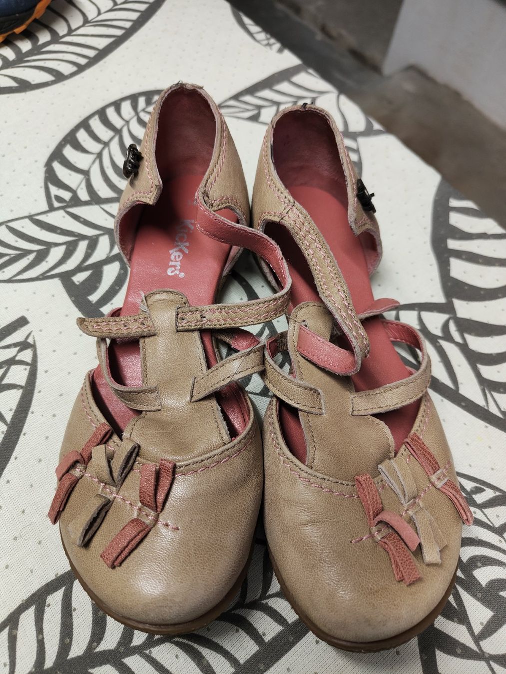 Kickers Scarpe per ragazze: Kickerd Sandalen 34 – Usato da Biel Bienne venduto da anjasch