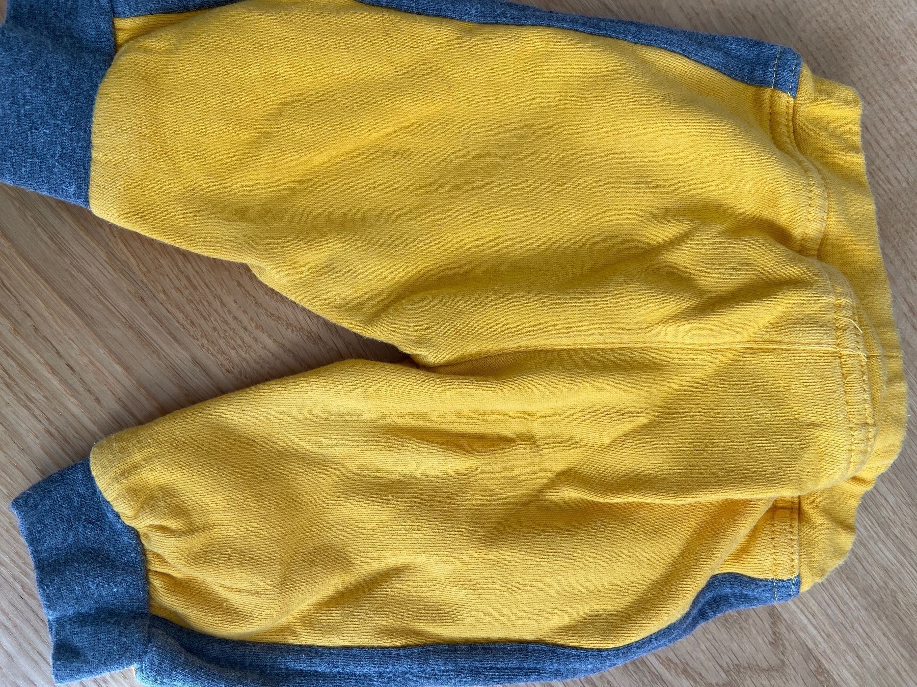 Lotti & Set di vestiti: Trainer Hose und Cardigan Gr. 62 – Usato da Zollikerberg venduto da Boston1981 5