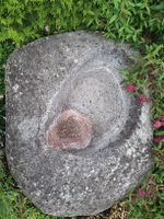 Stein Vogelbad Vogeltränke Naturstein gross Gneis Granit