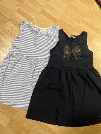 2 Kleider H&M Gr. 98/104