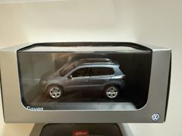 2 x VW Tiguan Modellauto im Massstab 1:43