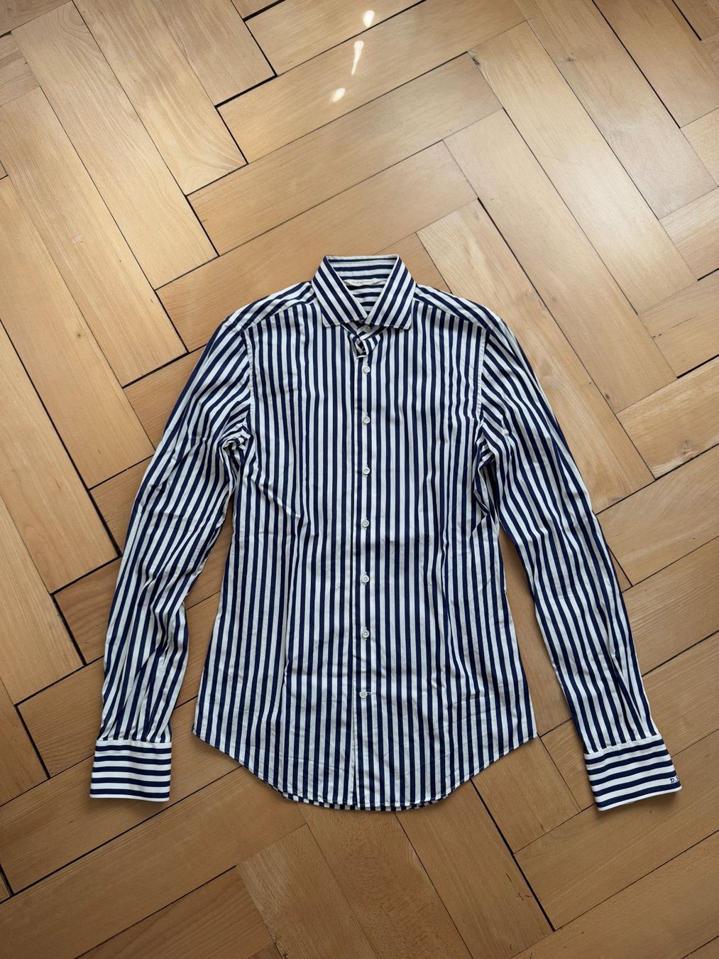 Suitsupply Camicie: SUITSUPPLY - Hemd blau-weiss gestreift S – Usato da Zürich venduto da Diazaio