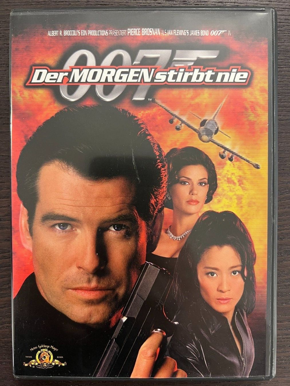 Alle DVDs: 007 Der Morgen stirbt nie – Gebraucht aus Zürich von FilmFreunde