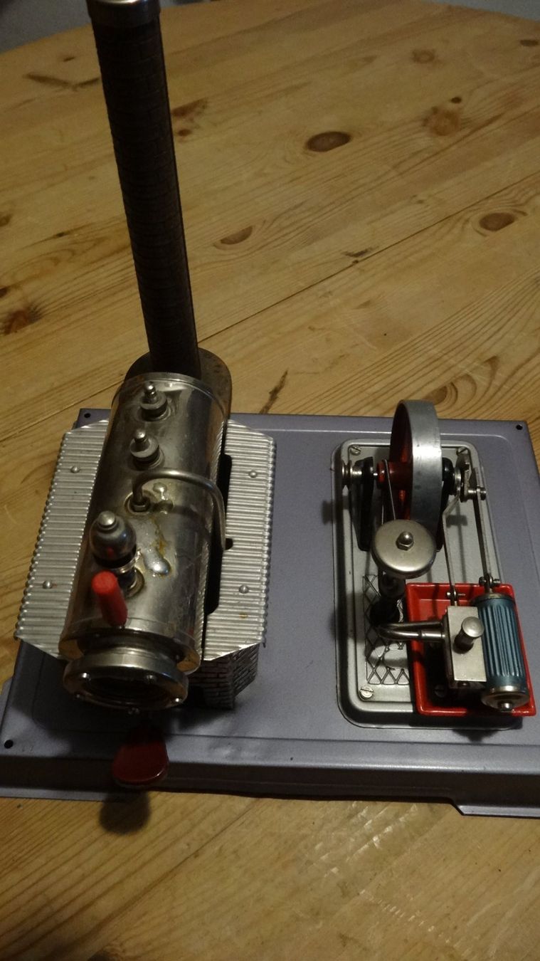 Wilesco Kit di modellismo & Modellini statici: Wilesco  Machine à vapeur ancienne – Usato da Rebeuvelier venduto da falcon58