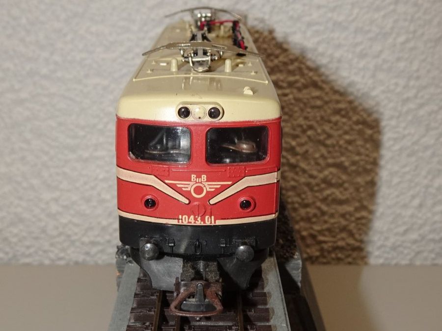Lima Modellini di ferrovie: Lima 208060LG  ÖBB 1043.01  H0 DC – Usato da Hinwil venduto da Berling0 3