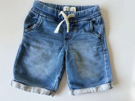 Sfera Jeans Shorts, Gr. 104/110, Top Zustand für den Sommer!