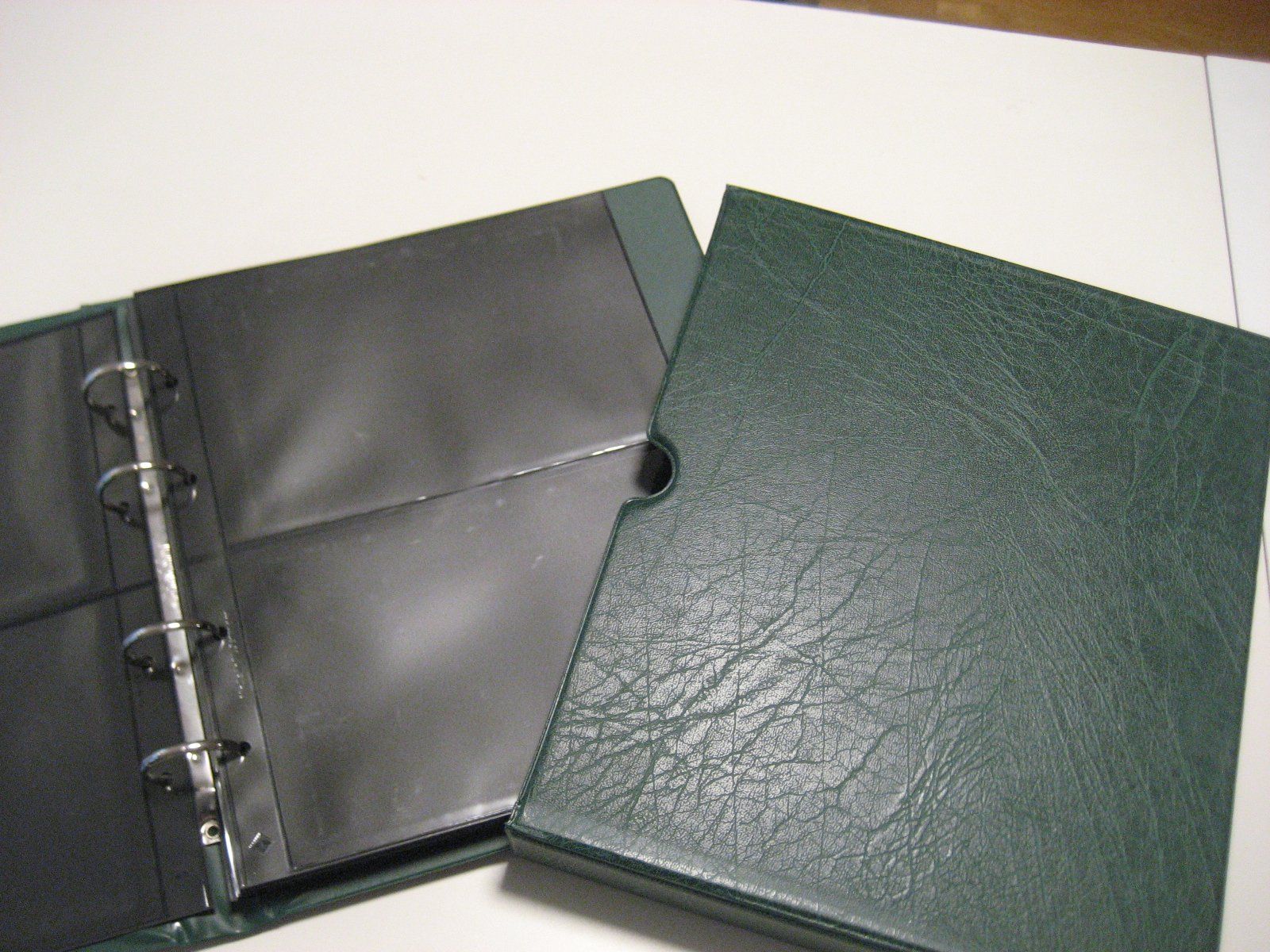 Alben: LEUCHTTURM - "OPTIMO" FDC Album, Occasion – Gebraucht aus Winterthur von Zupogeru