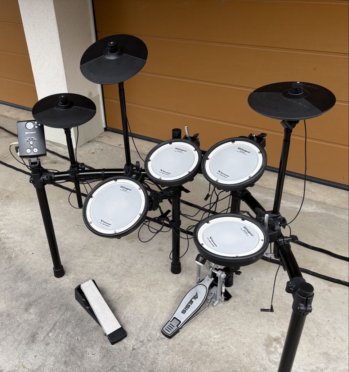 Roland Musikinstrumente: Einsteiger Drum Kit Roland TD-1DMK – Gebraucht aus Auenstein von 5222 4