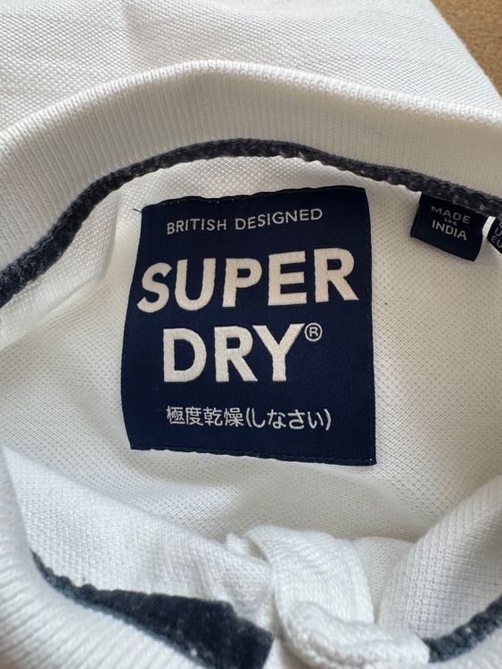 T-shirt: Shirt Superdry – Usato da Arbon venduto da flowerandfound 2