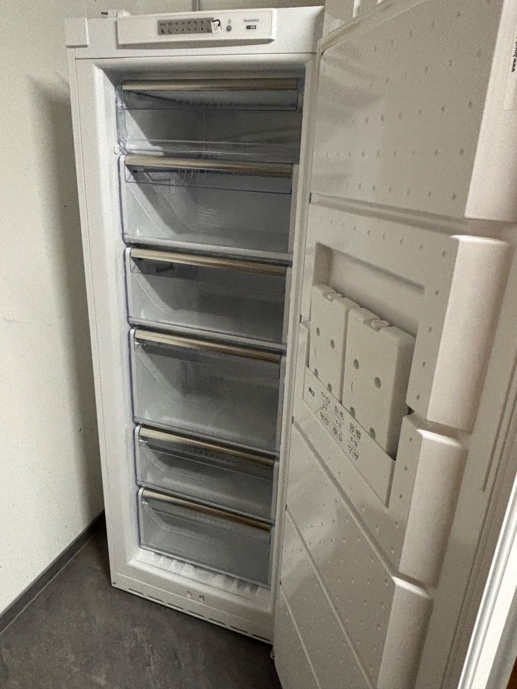 Bosch Congelatori: Bosch Gefrierschrank – Usato da Meilen venduto da g2r_95nz
