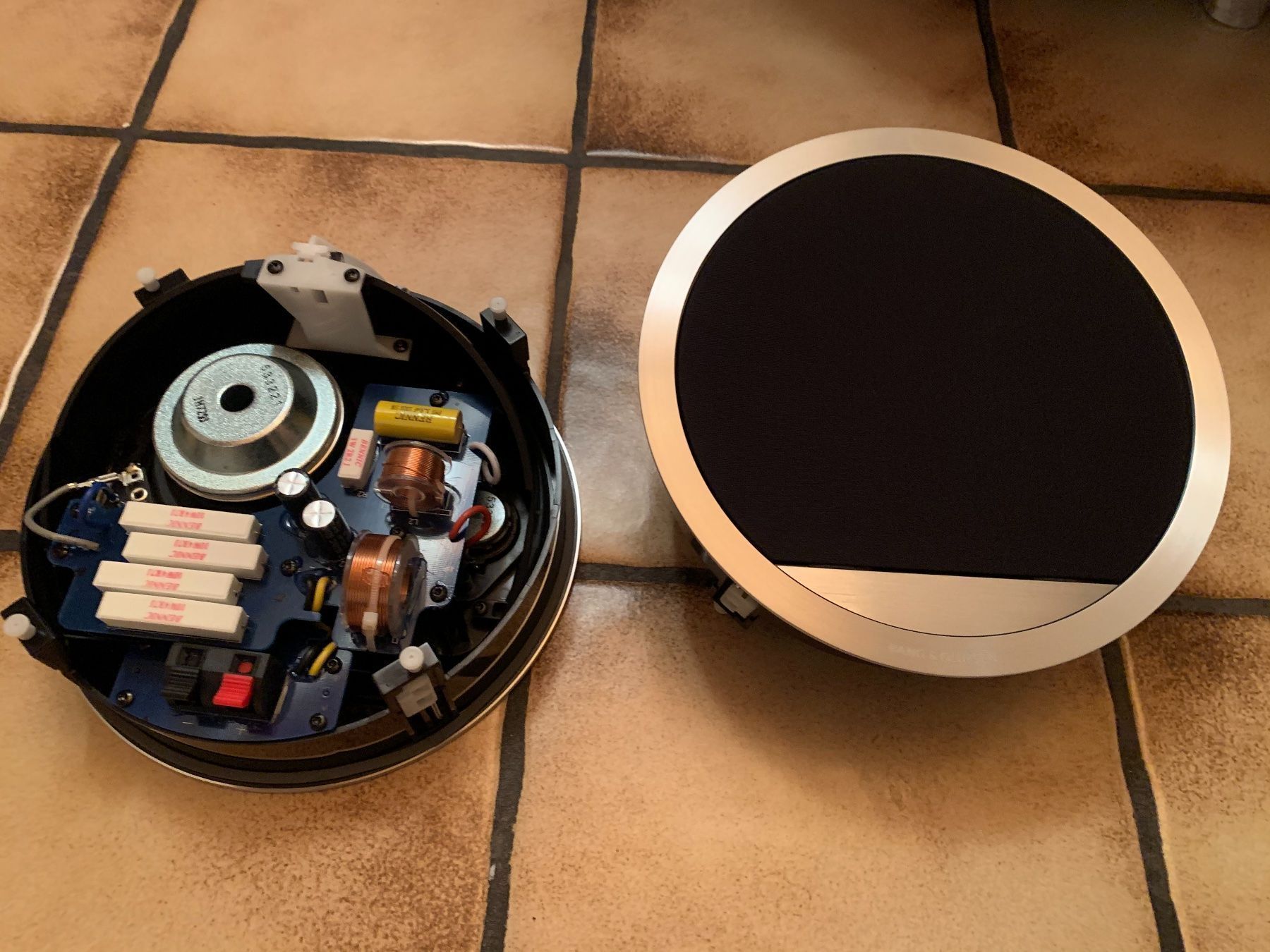 Bang & Olufsen Casse acustiche: Einbaulautsprecher BeoVox 2-2 schwarz – Nuovo (secondo la descrizione) da Trimbach venduto da SABO-61 2