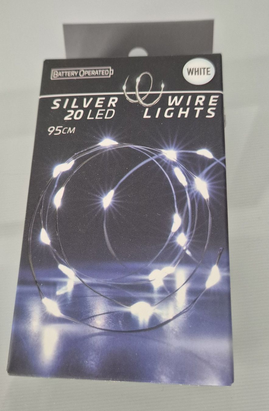 Ghirlande e barre luminose: Div. LED  Lichterketten -  GOLD / SILVER – Nuovo e nell'imballaggio originale da Oberglatt ZH venduto da Picadilly.Angel 1