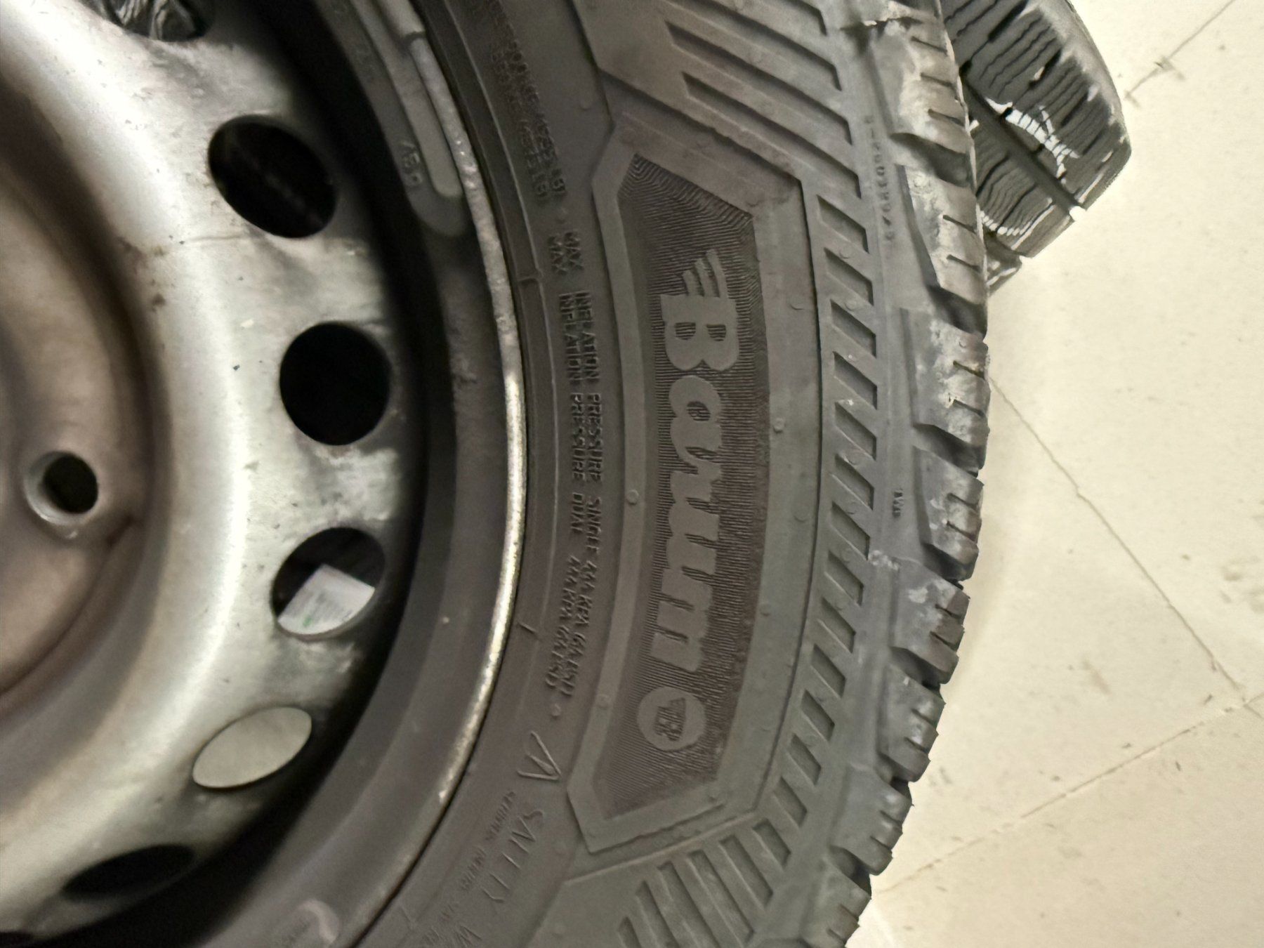 Ford Pneus & Roues: Roues Ford Transit – D'occasion à Romont FR par Thoma_bdn 4