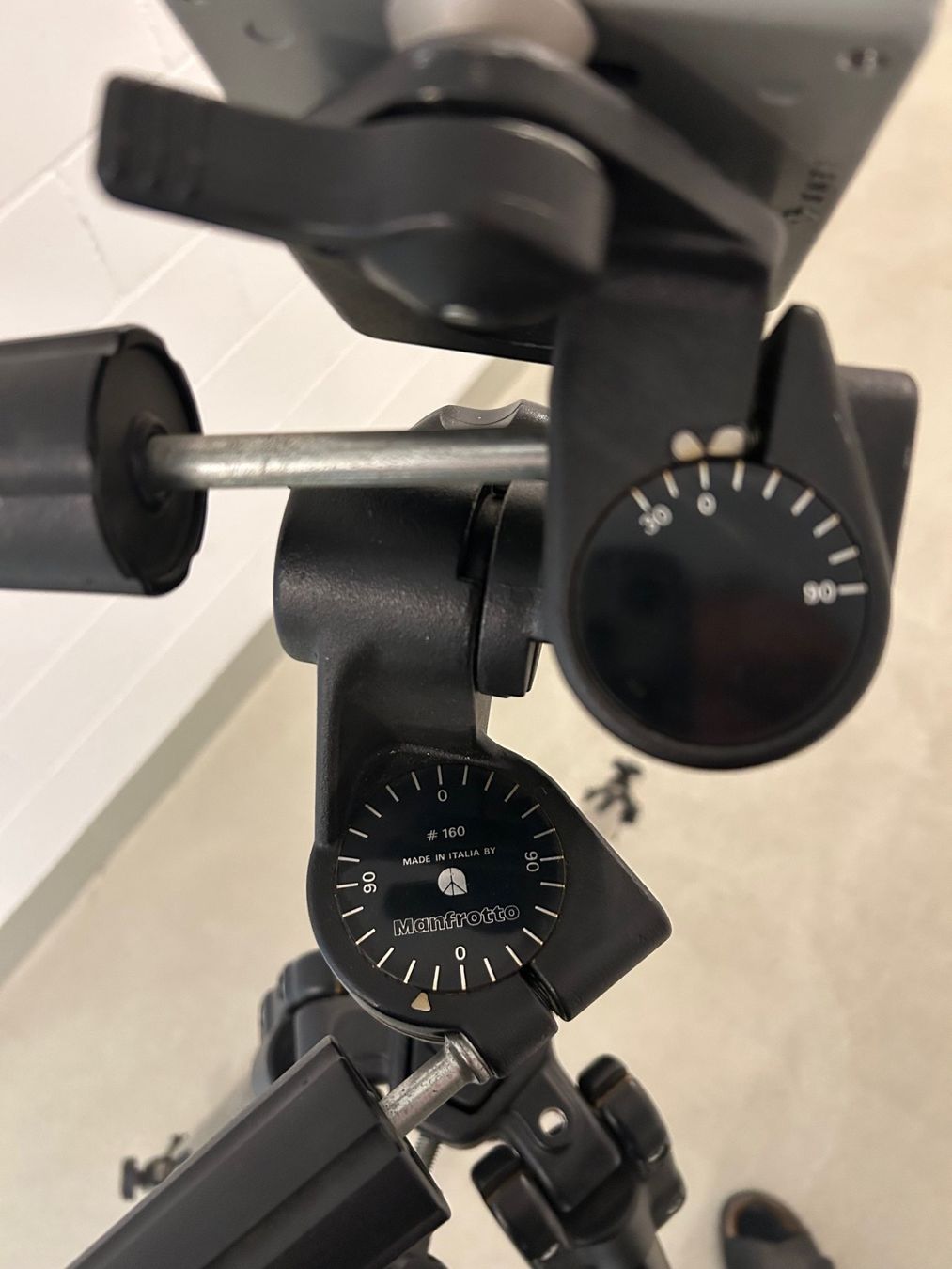 Treppiedi & Teste: Manfrotto Profi Stativ 161B – Usato da Winterthur venduto da noldi-s 4