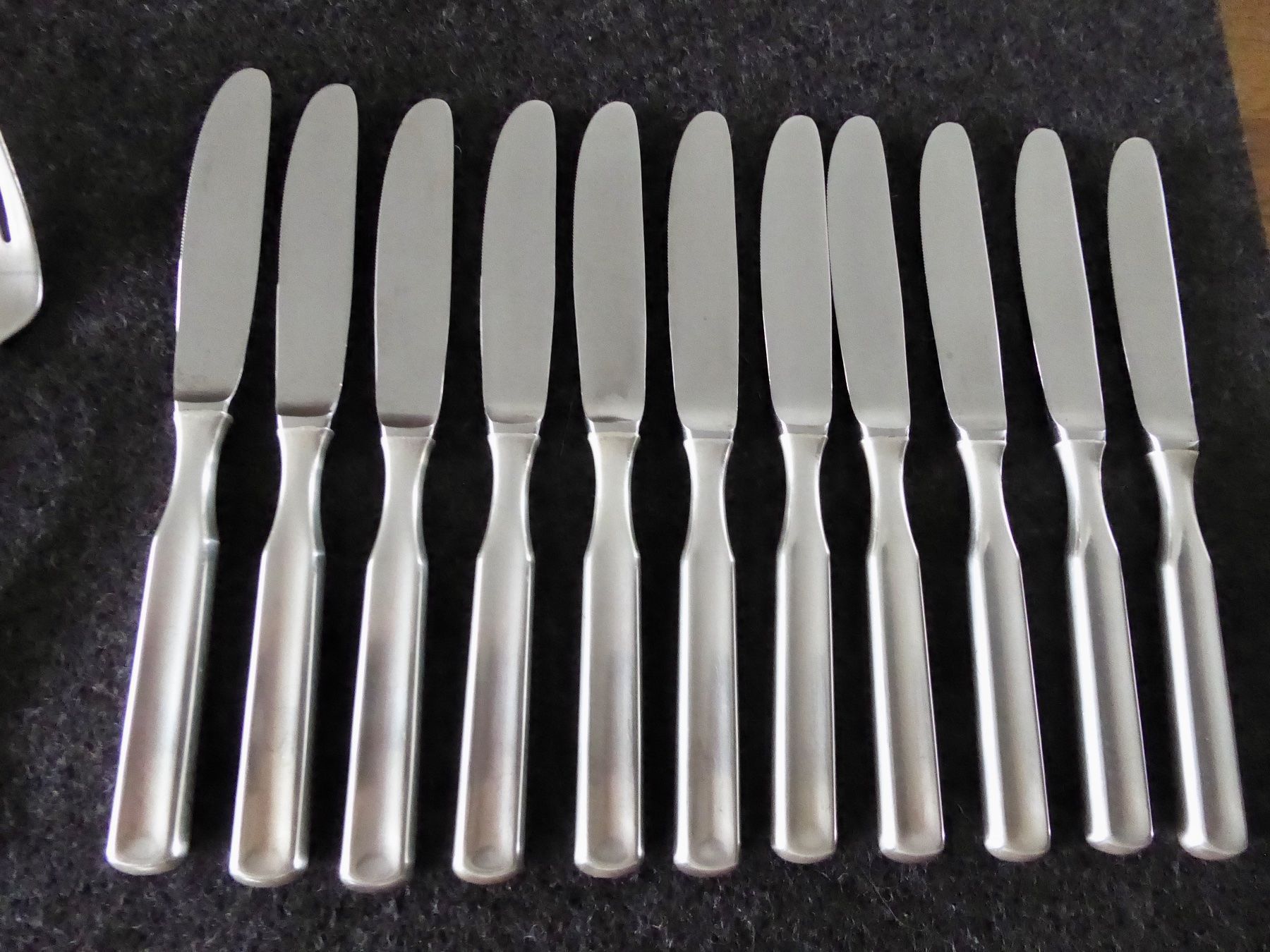 Bestecksets: Unbenutztes 75 -teiliges modernes Silber-Besteck – Neu (gemäss Beschreibung) aus Elsau von Gigelix 4