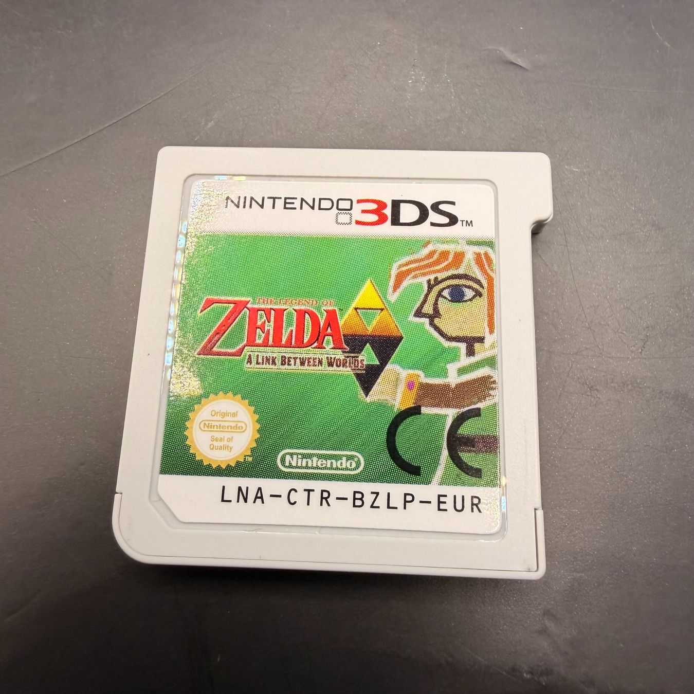 Nintendo Spiele: Nintendo 3DS Zelda A Link Between Worlds – Gebraucht aus Düdingen von Nerdworld