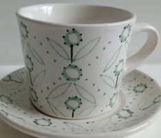 Ikea Enigt Vintage Tasse mit Unterteller, Blumenmuster grün