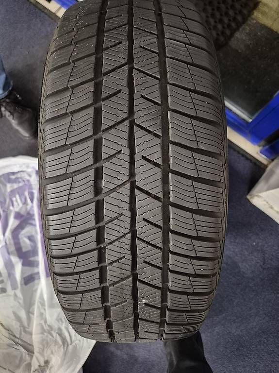 Gamaparts Pneumatici & Ruote complete: Pneus Audi A4 Hivers – Usato da Morges venduto da mir_hzt5 1