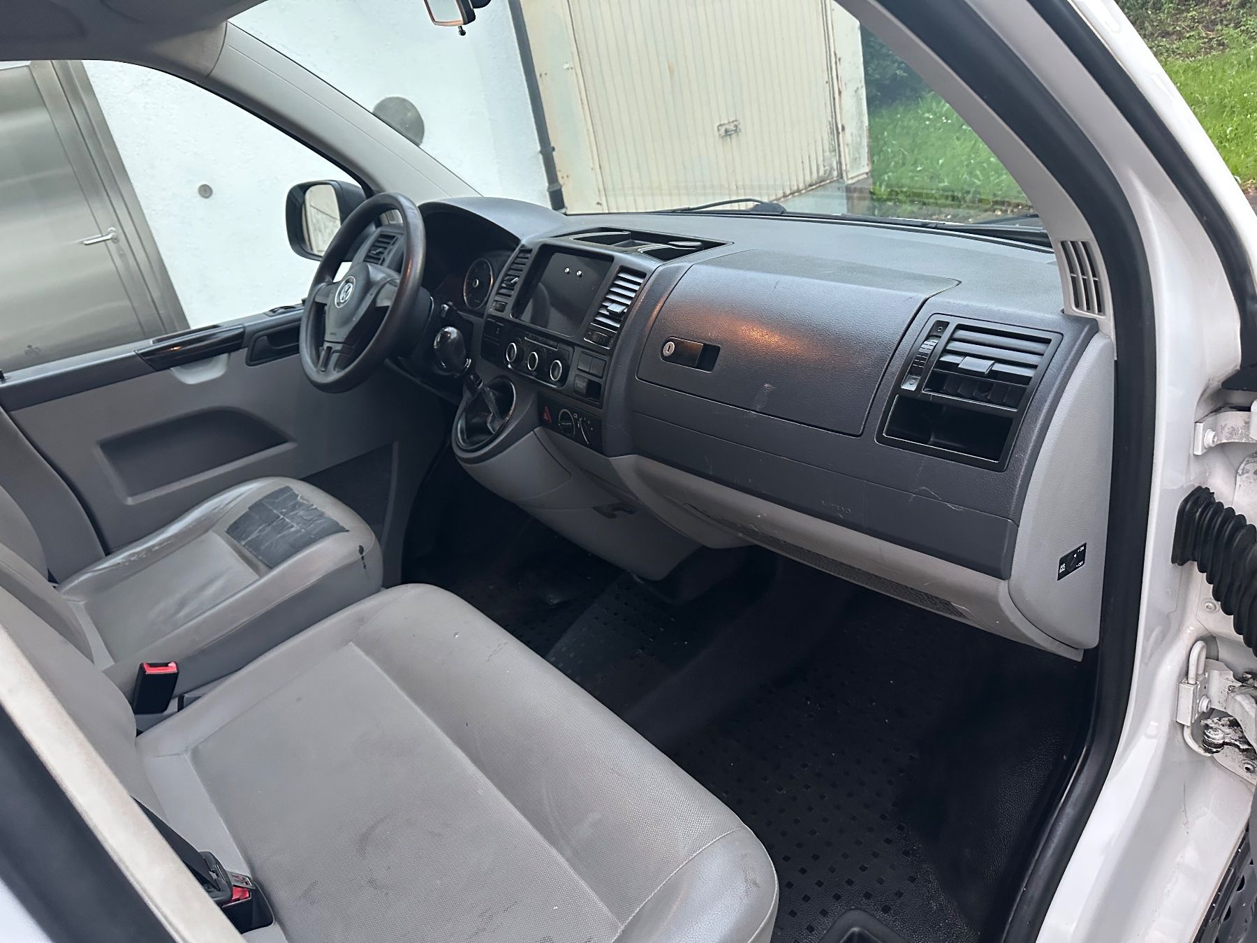 VW Nutzfahrzeuge: *****VW T5 Kombi 2.0 TDI***** – Gebraucht aus St. Gallen von maxi1979 3