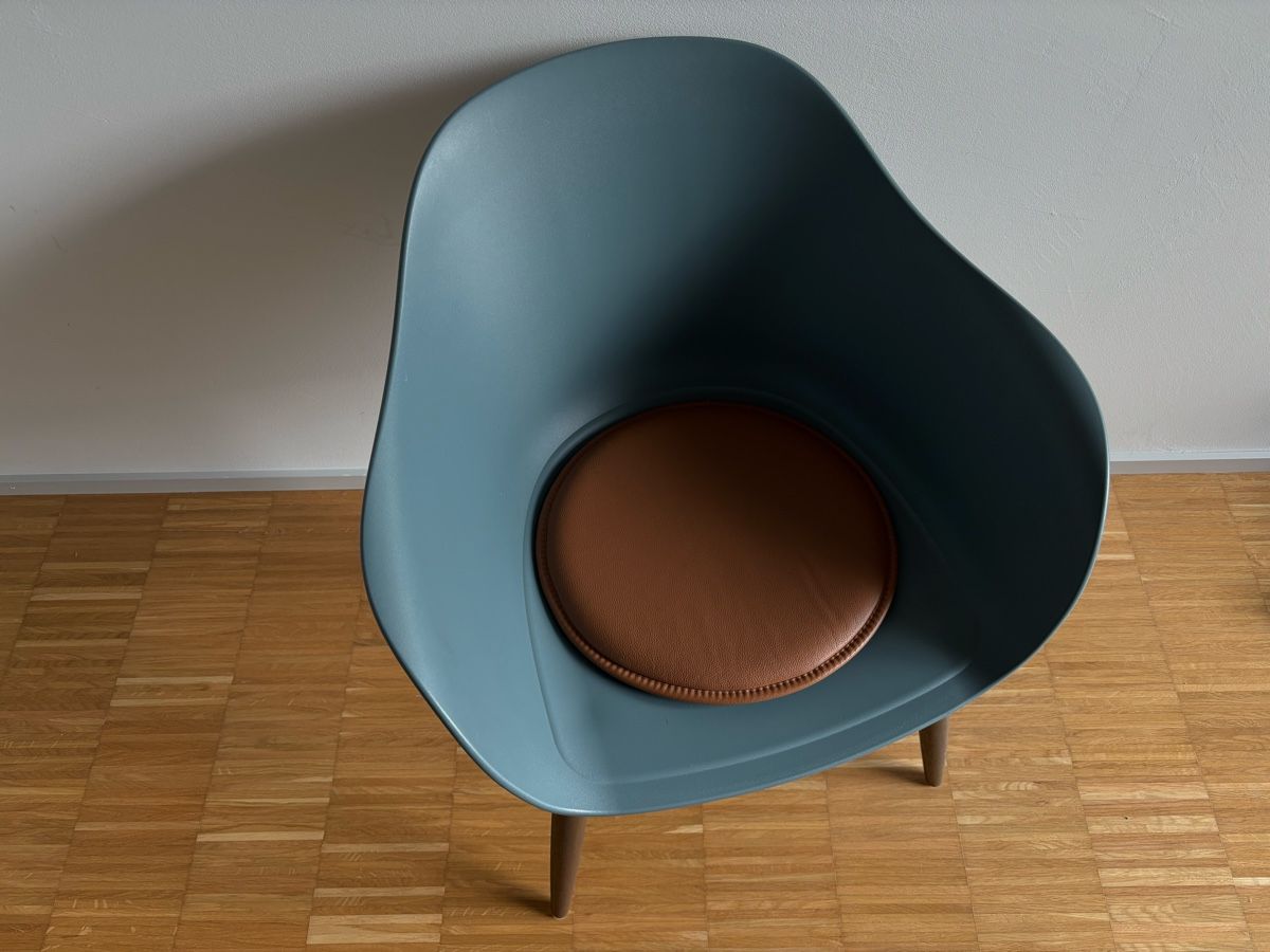 Ikea Sedie: Ikea Designstuhl Blau Kunststoff Einzelstück mit Holzoptik – Usato da Horw venduto da jak_cy5d 1