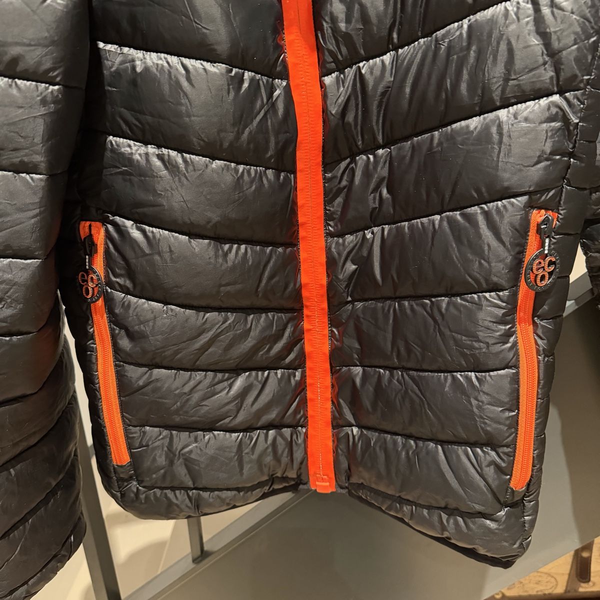 Superdry Giacche: Eco Superdry Black Puffer Jacket – Usato da Lausanne venduto da its_zl9h 1