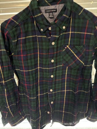 Tommy Hilfiger girls shirt, size M, green plaid, cool look