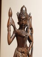 Balinesische Göttin Holzfigur handgeschnitzt 27 cm