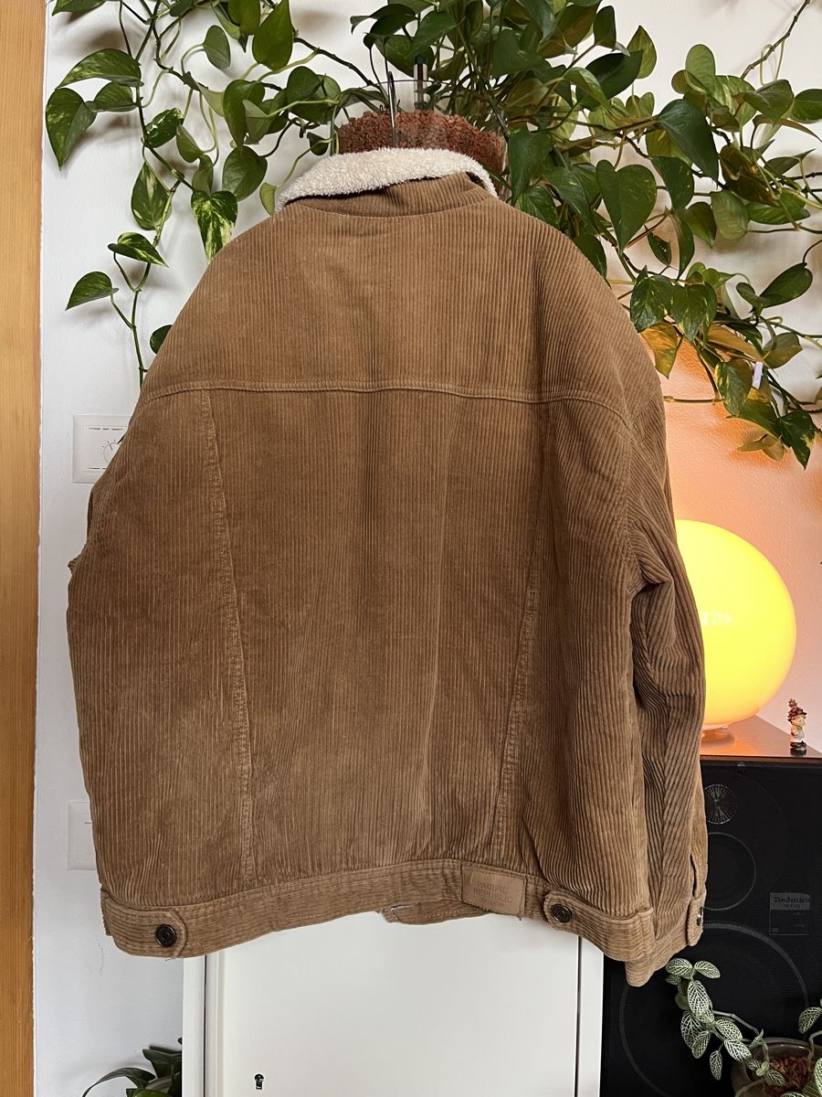 Pull&Bear Giacche: Pull&Bear Cordjacke mit Teddyfutter M – Usato da Samedan venduto da K7kgh 3