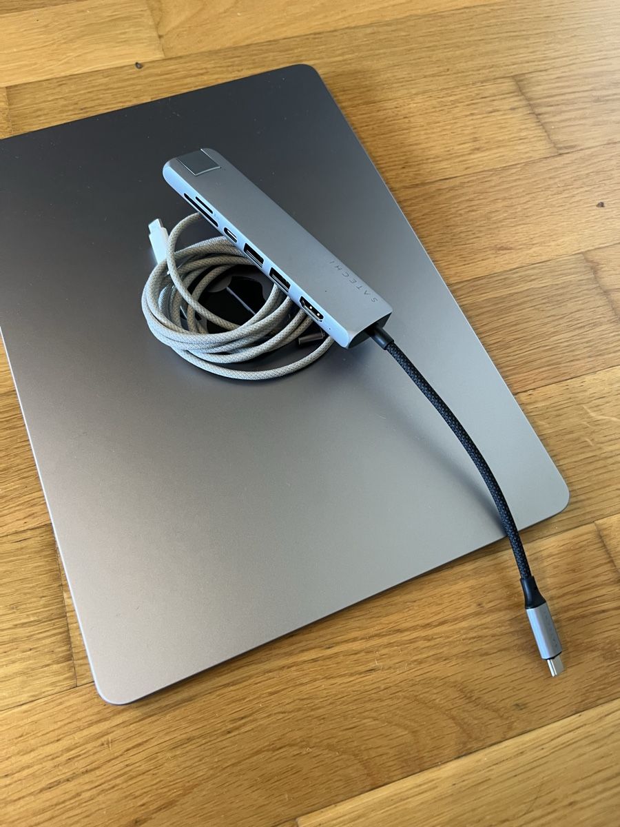 Apple Notebook: Macbook Air M2 16GB RAM – Usato da Sion venduto da blckcrows 4