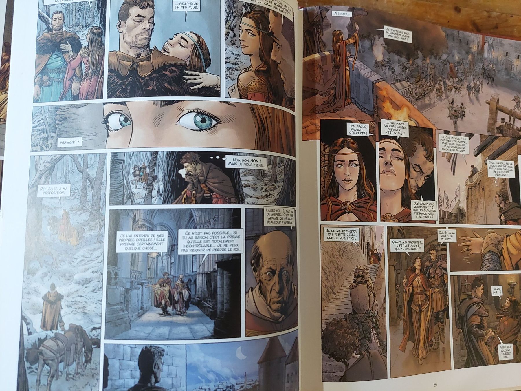 BD: LES REINES DE SANG  ALIENOR N°1 EO – D'occasion à Neuchâtel par  3