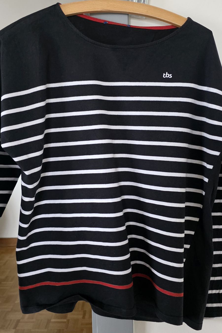 Maglioni & Felpe: Pull TBS Noir à rayures blanches (et rouges) – Usato da Yverdon-les-Bains venduto da van_dq65 1