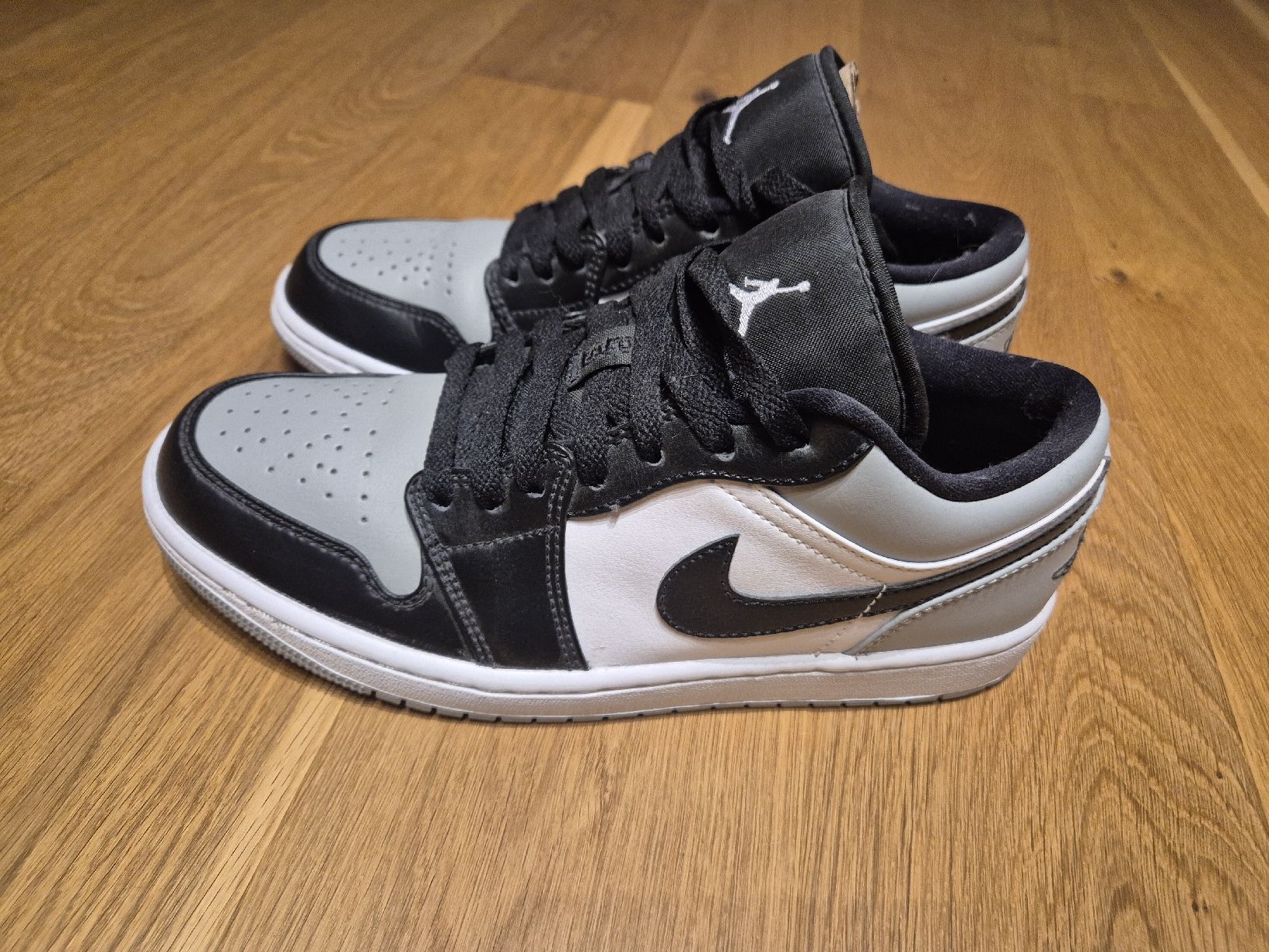 Jordan Scarpe da uomo: Air Jordan 1 Low – Nuovo (secondo la descrizione) da Hunzenschwil venduto da fxlvxl