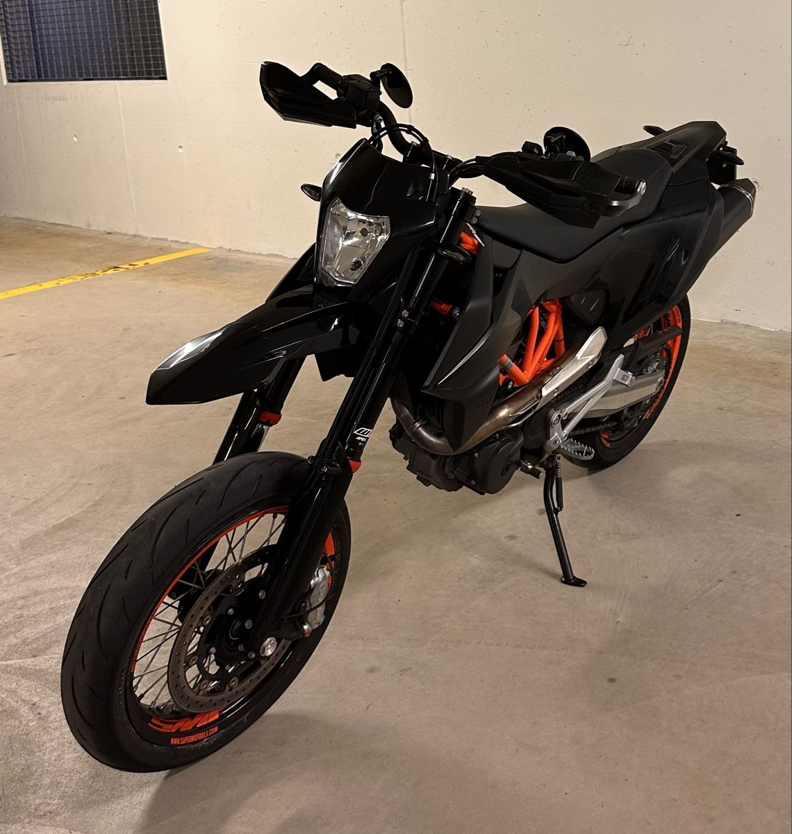 KTM Strada: KTM SMCR 690 35kw 2022 – Usato da Aadorf venduto da davidesilvestri 2