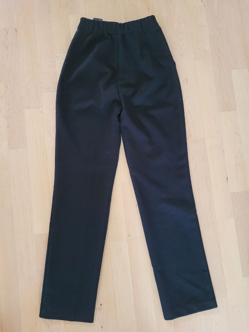 Na-kd Pantaloni: NA-KD Hose, Grösse 32, Schwarz – Usato da Zürich venduto da cas_h8ty 1