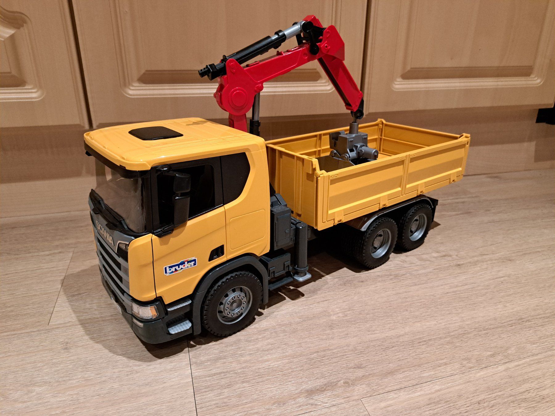 Bruder Jouets: Bruder Kran- Lastwagen – D'occasion à Matten(St.Stephan) par brocanteur86 1