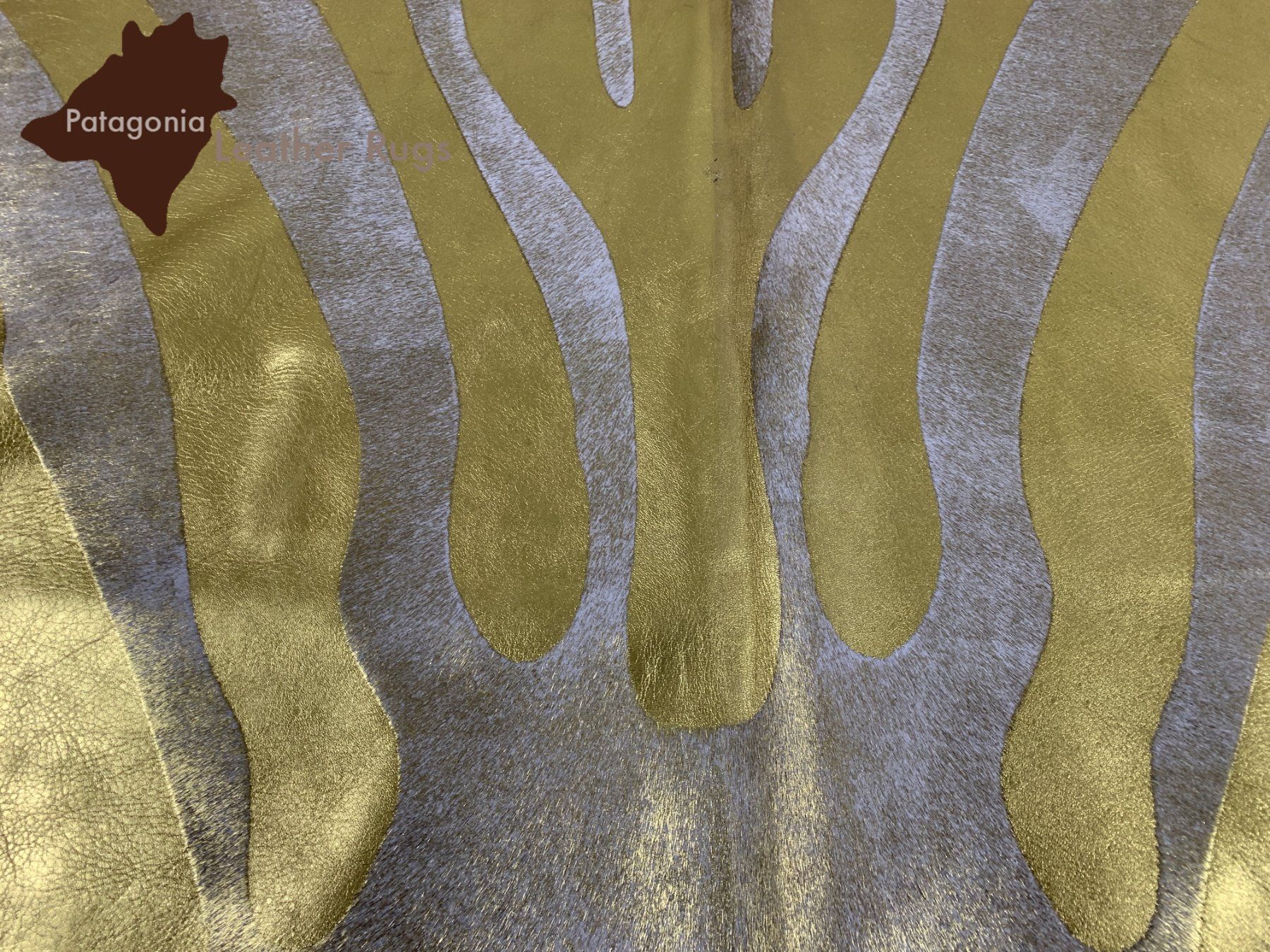 Tappeti: Kuhfell Teppich Zebra Gold Metal – Nuovo e nell'imballaggio originale da Arbedo venduto da patagonialeatherrugs 4