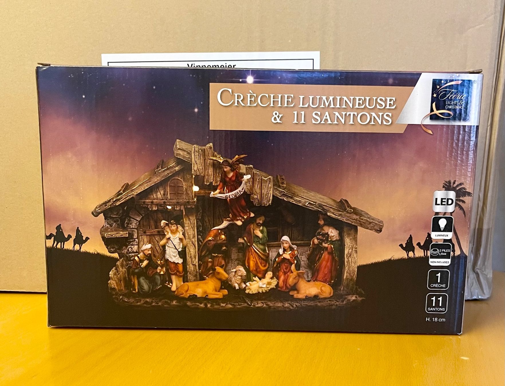 Alle Dekorationen: Schöne Weihnachtskrippe mit 11 Figuren und LED Beleuchtung – Neu und originalverpackt aus Basel von Seifehuesli 1