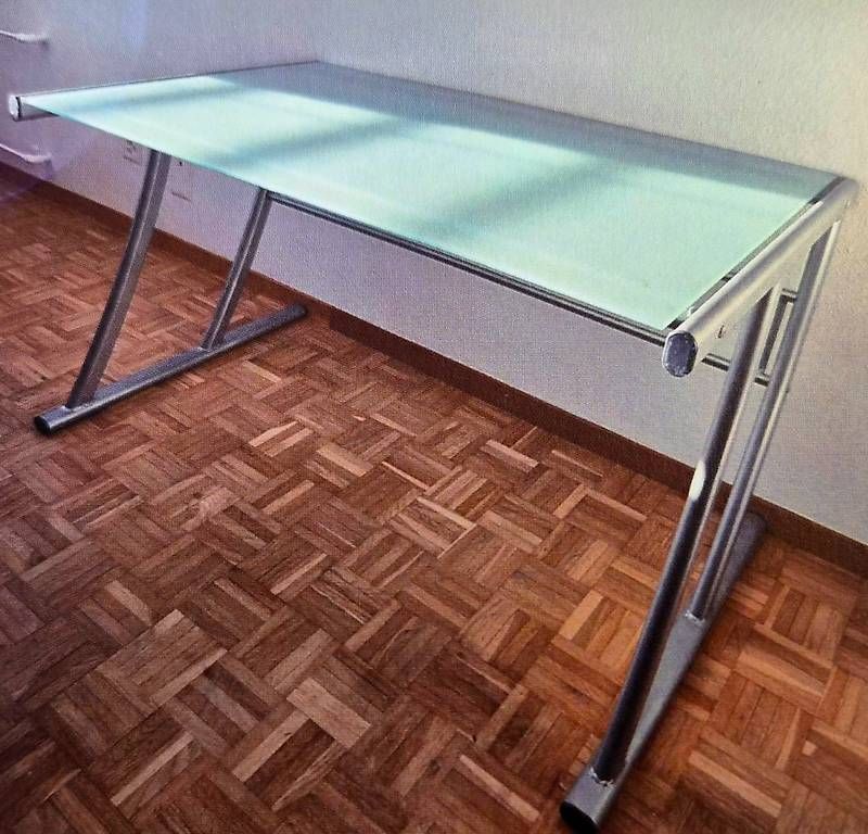 Scrivanie: Glasschreibtisch – Usato da Nussbaumen AG venduto da Jaycee