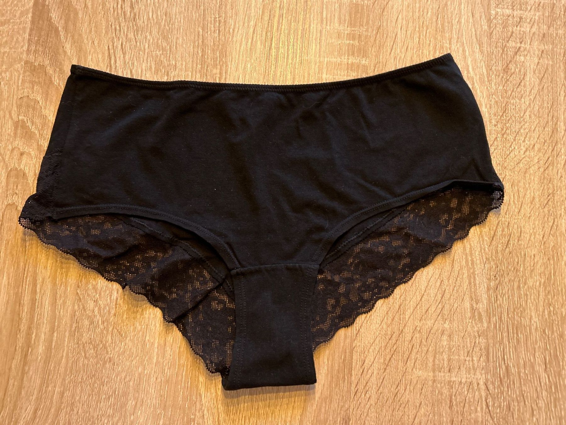 Altra biancheria intima: 3 Slip mit Spitzen schwarz – Usato da Brunnen venduto da Nala2929 1