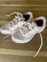 Asics Hallenschuhe Gr. 32.5