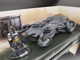 Justice League Batmobile & Batman - 1/32 - Jada - OVP